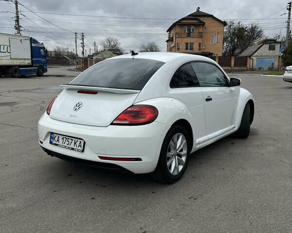 Белый Фольксваген Битл, объемом двигателя 1.8 л и пробегом 107 тыс. км за 12499 $, фото 4 на Automoto.ua