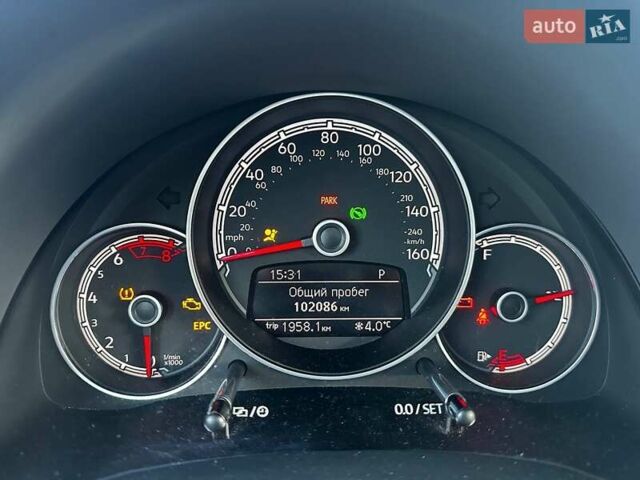 Белый Фольксваген Битл, объемом двигателя 1.98 л и пробегом 102 тыс. км за 15000 $, фото 8 на Automoto.ua