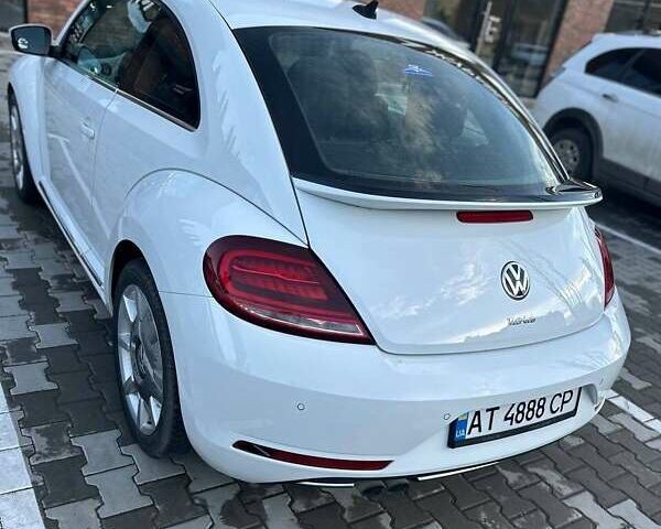 Белый Фольксваген Битл, объемом двигателя 1.98 л и пробегом 102 тыс. км за 15000 $, фото 7 на Automoto.ua