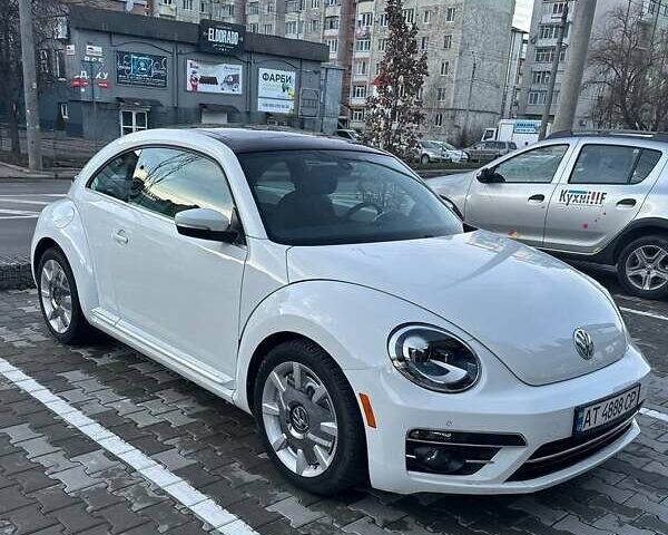Белый Фольксваген Битл, объемом двигателя 1.98 л и пробегом 102 тыс. км за 15000 $, фото 3 на Automoto.ua