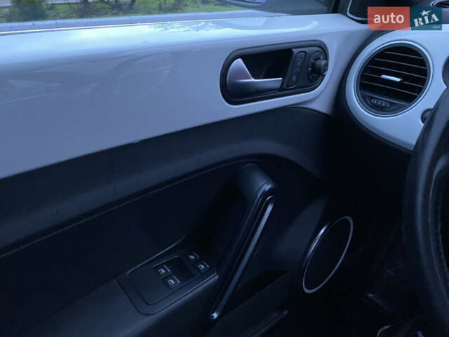 Білий Фольксваген Бітл, об'ємом двигуна 1.8 л та пробігом 107 тис. км за 10750 $, фото 13 на Automoto.ua