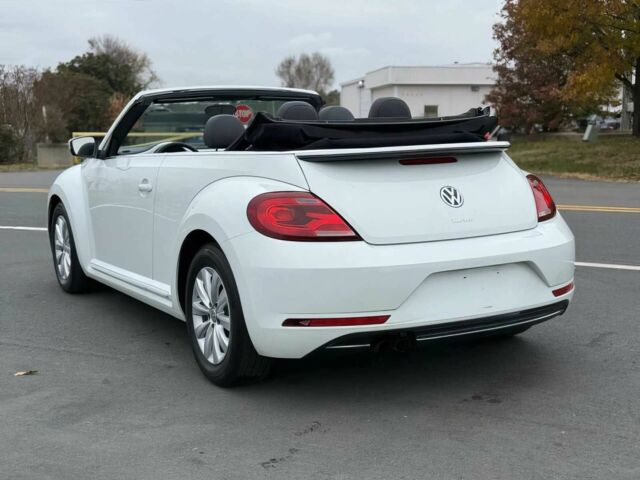 Білий Фольксваген Бітл, об'ємом двигуна 2 л та пробігом 43 тис. км за 7400 $, фото 7 на Automoto.ua