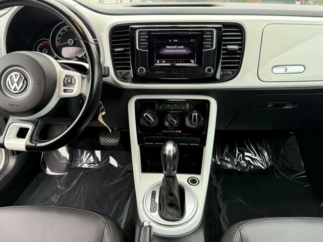 Білий Фольксваген Бітл, об'ємом двигуна 2 л та пробігом 46 тис. км за 8075 $, фото 9 на Automoto.ua