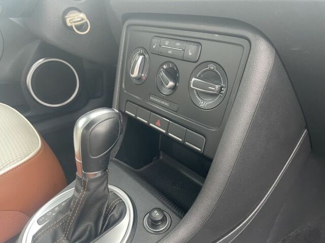 Білий Фольксваген Бітл, об'ємом двигуна 1.8 л та пробігом 154 тис. км за 12400 $, фото 1 на Automoto.ua