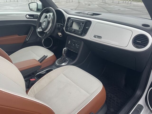 Білий Фольксваген Бітл, об'ємом двигуна 1.8 л та пробігом 154 тис. км за 12400 $, фото 5 на Automoto.ua