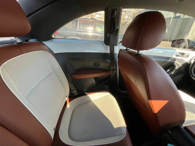 Белый Фольксваген Битл, объемом двигателя 0 л и пробегом 131 тыс. км за 13500 $, фото 12 на Automoto.ua