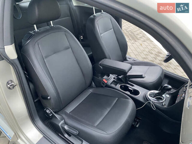 Бежевый Фольксваген Битл, объемом двигателя 2.48 л и пробегом 119 тыс. км за 11000 $, фото 8 на Automoto.ua