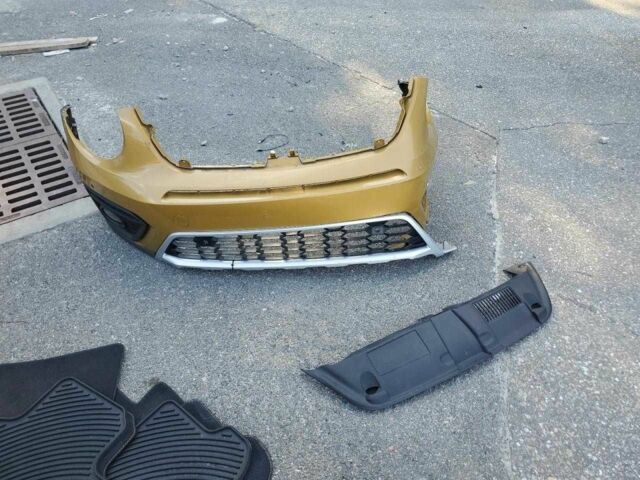 Бежевий Фольксваген Бітл, об'ємом двигуна 1.8 л та пробігом 153 тис. км за 2500 $, фото 11 на Automoto.ua