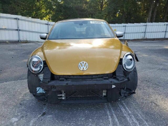 Бежевий Фольксваген Бітл, об'ємом двигуна 1.8 л та пробігом 153 тис. км за 2500 $, фото 4 на Automoto.ua