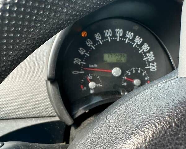 Черный Фольксваген Битл, объемом двигателя 2 л и пробегом 180 тыс. км за 4000 $, фото 1 на Automoto.ua