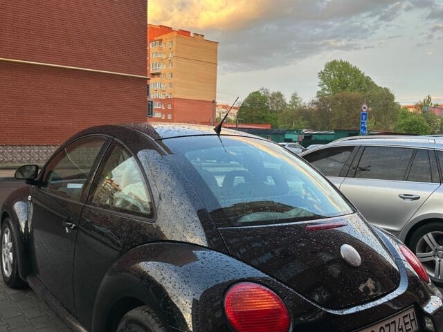 Черный Фольксваген Битл, объемом двигателя 2 л и пробегом 180 тыс. км за 4000 $, фото 1 на Automoto.ua