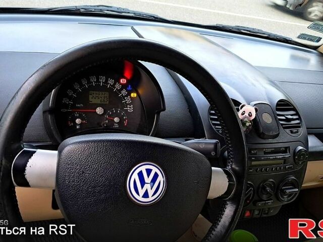 Черный Фольксваген Битл, объемом двигателя 2 л и пробегом 225 тыс. км за 3200 $, фото 2 на Automoto.ua