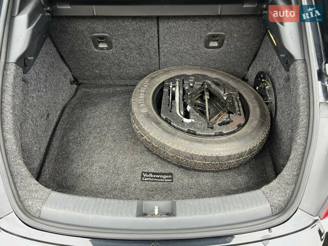 Черный Фольксваген Битл, объемом двигателя 2.48 л и пробегом 137 тыс. км за 8900 $, фото 16 на Automoto.ua
