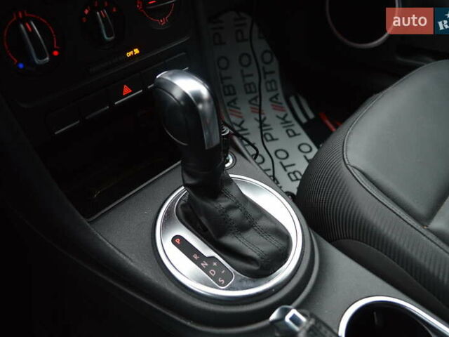 Черный Фольксваген Битл, объемом двигателя 2.5 л и пробегом 60 тыс. км за 10900 $, фото 18 на Automoto.ua