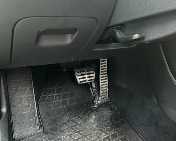 Черный Фольксваген Битл, объемом двигателя 1.98 л и пробегом 166 тыс. км за 10900 $, фото 16 на Automoto.ua