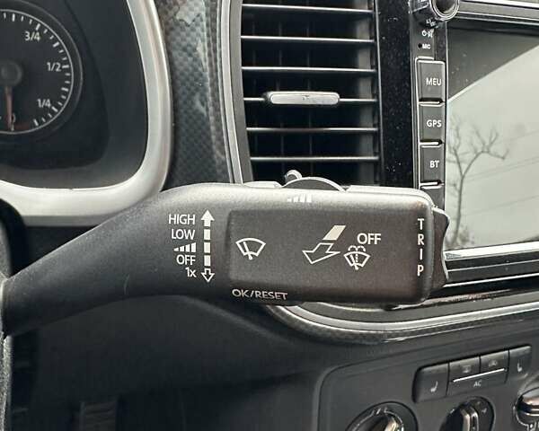 Черный Фольксваген Битл, объемом двигателя 1.98 л и пробегом 141 тыс. км за 9999 $, фото 30 на Automoto.ua