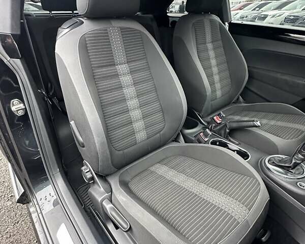 Черный Фольксваген Битл, объемом двигателя 1.98 л и пробегом 141 тыс. км за 9999 $, фото 21 на Automoto.ua