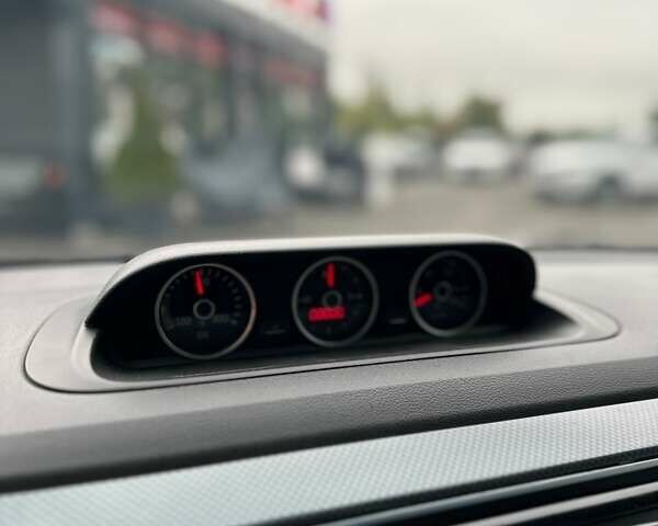 Черный Фольксваген Битл, объемом двигателя 1.98 л и пробегом 141 тыс. км за 9999 $, фото 23 на Automoto.ua