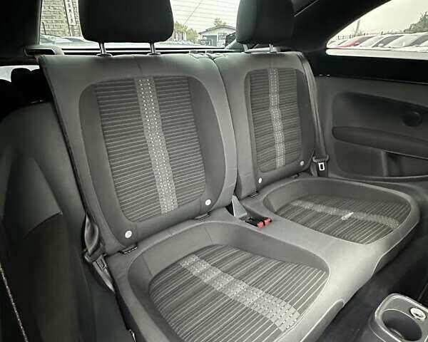 Черный Фольксваген Битл, объемом двигателя 1.98 л и пробегом 141 тыс. км за 9999 $, фото 22 на Automoto.ua