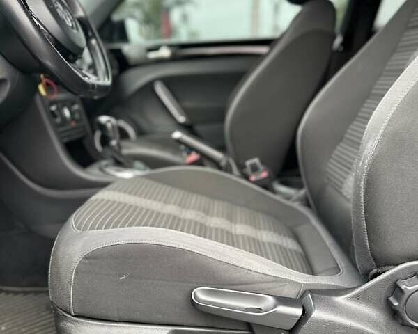 Черный Фольксваген Битл, объемом двигателя 1.98 л и пробегом 141 тыс. км за 9999 $, фото 20 на Automoto.ua