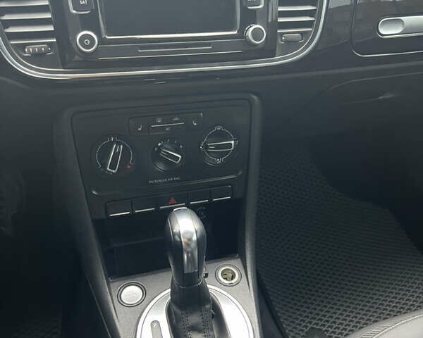 Черный Фольксваген Битл, объемом двигателя 2.48 л и пробегом 137 тыс. км за 8900 $, фото 26 на Automoto.ua