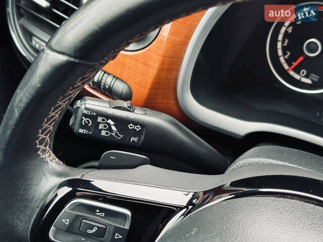 Черный Фольксваген Битл, объемом двигателя 1.98 л и пробегом 181 тыс. км за 9500 $, фото 52 на Automoto.ua