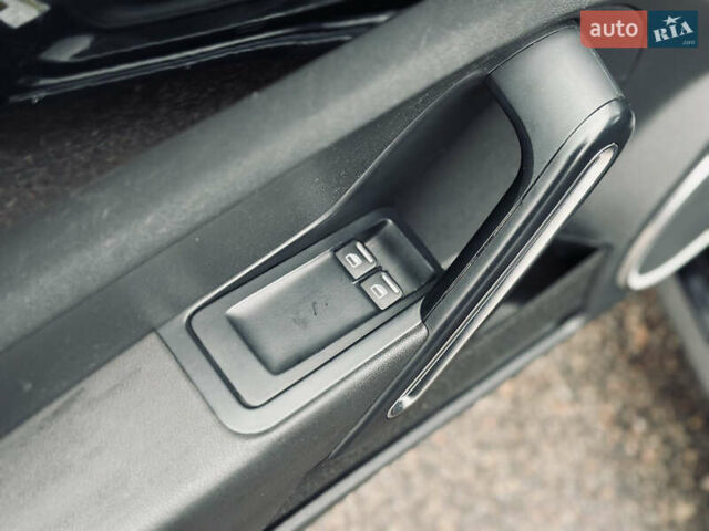 Черный Фольксваген Битл, объемом двигателя 1.98 л и пробегом 181 тыс. км за 9500 $, фото 15 на Automoto.ua