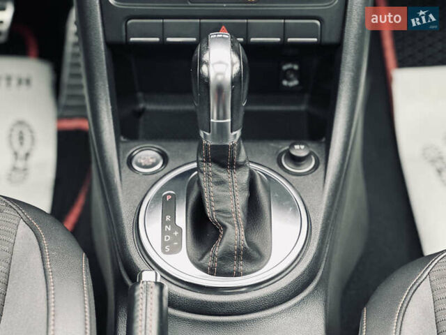 Черный Фольксваген Битл, объемом двигателя 1.98 л и пробегом 181 тыс. км за 9500 $, фото 35 на Automoto.ua