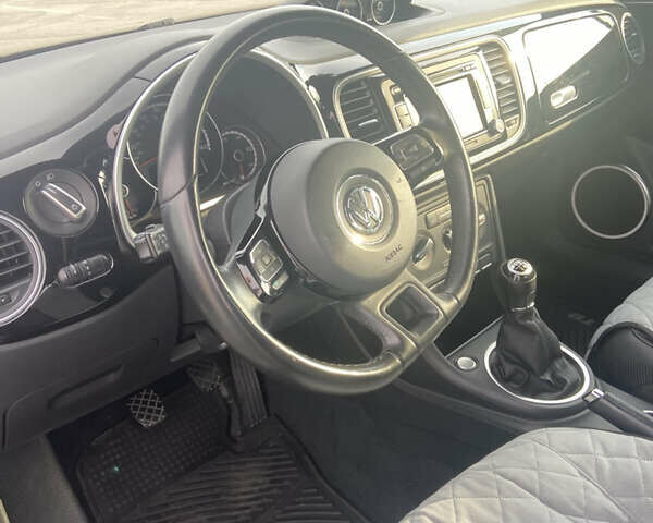 Черный Фольксваген Битл, объемом двигателя 1.98 л и пробегом 150 тыс. км за 11900 $, фото 11 на Automoto.ua