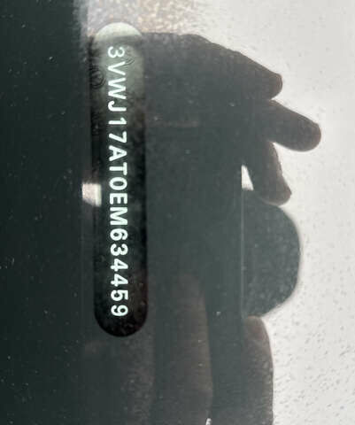 Черный Фольксваген Битл, объемом двигателя 1.8 л и пробегом 194 тыс. км за 12500 $, фото 42 на Automoto.ua