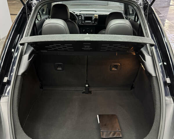 Черный Фольксваген Битл, объемом двигателя 1.8 л и пробегом 56 тыс. км за 12300 $, фото 6 на Automoto.ua