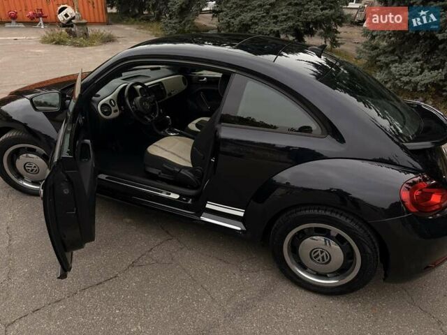 Черный Фольксваген Битл, объемом двигателя 1.98 л и пробегом 63 тыс. км за 17000 $, фото 2 на Automoto.ua