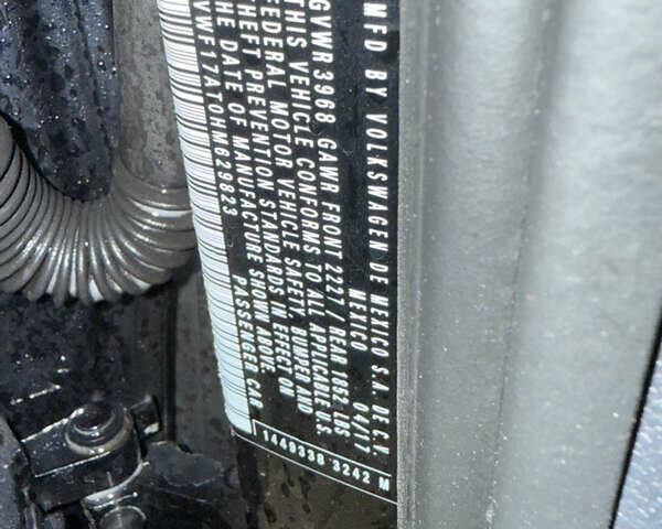 Черный Фольксваген Битл, объемом двигателя 1.8 л и пробегом 88 тыс. км за 12550 $, фото 12 на Automoto.ua