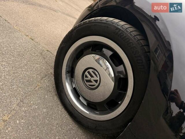 Черный Фольксваген Битл, объемом двигателя 1.98 л и пробегом 63 тыс. км за 17000 $, фото 9 на Automoto.ua