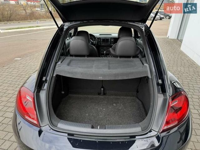 Черный Фольксваген Битл, объемом двигателя 2 л и пробегом 81 тыс. км за 13500 $, фото 14 на Automoto.ua