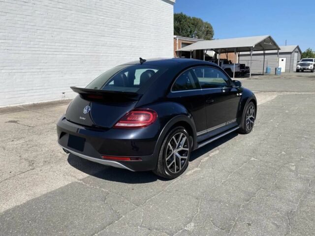 Черный Фольксваген Битл, объемом двигателя 2 л и пробегом 43 тыс. км за 8500 $, фото 6 на Automoto.ua