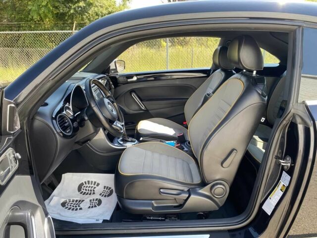 Черный Фольксваген Битл, объемом двигателя 2 л и пробегом 43 тыс. км за 8500 $, фото 10 на Automoto.ua