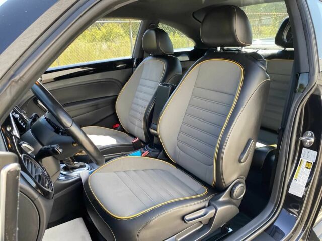 Черный Фольксваген Битл, объемом двигателя 2 л и пробегом 43 тыс. км за 8500 $, фото 11 на Automoto.ua