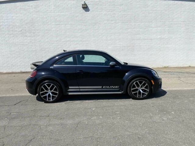 Черный Фольксваген Битл, объемом двигателя 2 л и пробегом 43 тыс. км за 8500 $, фото 7 на Automoto.ua