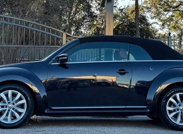 Черный Фольксваген Битл, объемом двигателя 1.8 л и пробегом 69 тыс. км за 3600 $, фото 5 на Automoto.ua