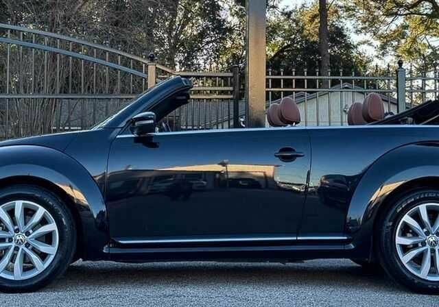 Черный Фольксваген Битл, объемом двигателя 1.8 л и пробегом 69 тыс. км за 3600 $, фото 4 на Automoto.ua