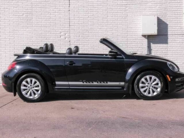 Черный Фольксваген Битл, объемом двигателя 2 л и пробегом 88 тыс. км за 8000 $, фото 3 на Automoto.ua