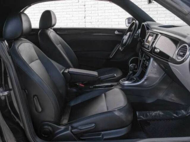 Черный Фольксваген Битл, объемом двигателя 2 л и пробегом 88 тыс. км за 8000 $, фото 19 на Automoto.ua