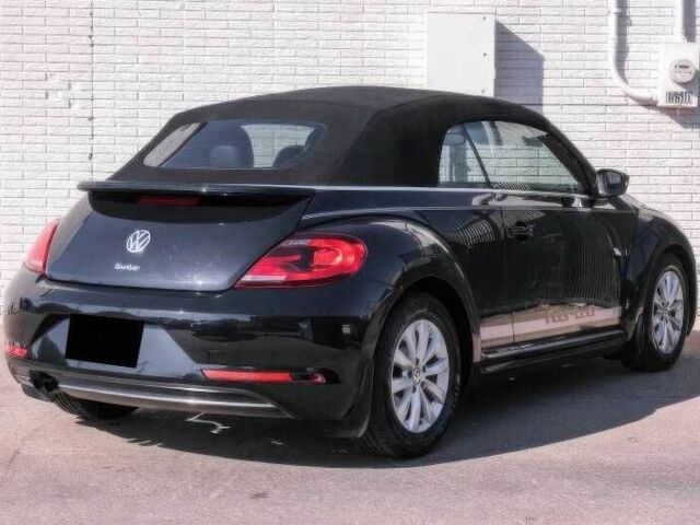 Черный Фольксваген Битл, объемом двигателя 2 л и пробегом 88 тыс. км за 8000 $, фото 5 на Automoto.ua