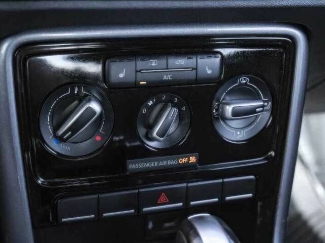 Черный Фольксваген Битл, объемом двигателя 2 л и пробегом 88 тыс. км за 8000 $, фото 16 на Automoto.ua