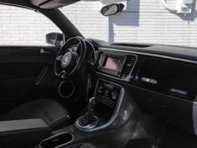 Черный Фольксваген Битл, объемом двигателя 2 л и пробегом 88 тыс. км за 8000 $, фото 14 на Automoto.ua