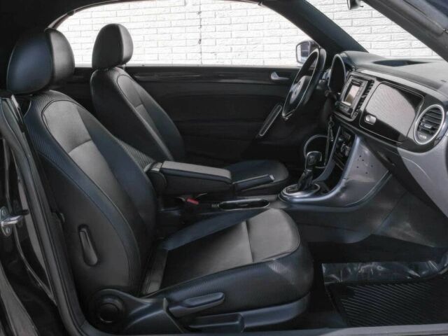 Черный Фольксваген Битл, объемом двигателя 2 л и пробегом 44 тыс. км за 7500 $, фото 9 на Automoto.ua