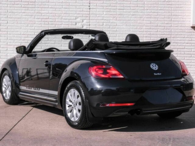 Черный Фольксваген Битл, объемом двигателя 2 л и пробегом 44 тыс. км за 7500 $, фото 4 на Automoto.ua