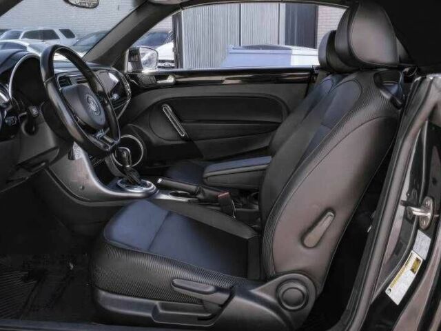 Черный Фольксваген Битл, объемом двигателя 2 л и пробегом 88 тыс. км за 8000 $, фото 10 на Automoto.ua