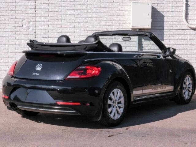 Черный Фольксваген Битл, объемом двигателя 2 л и пробегом 44 тыс. км за 7500 $, фото 5 на Automoto.ua